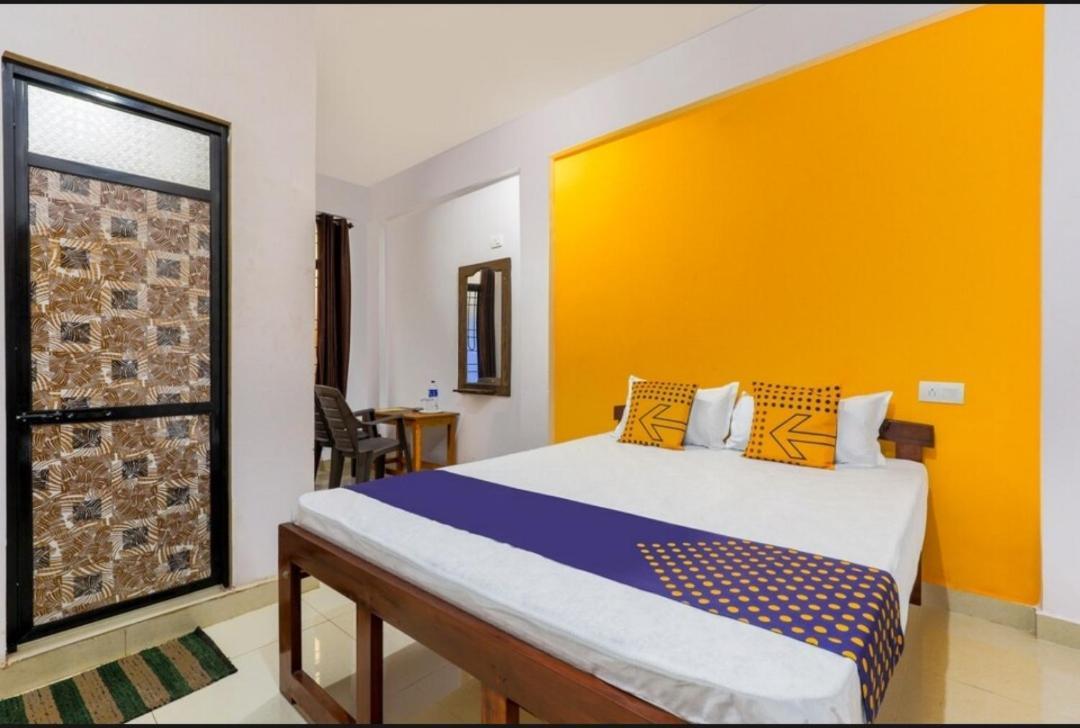 Rishi House Hotel Arambol Exterior photo